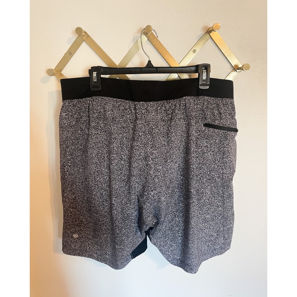 Lululemon THE short lined, speckled grey, size xxl